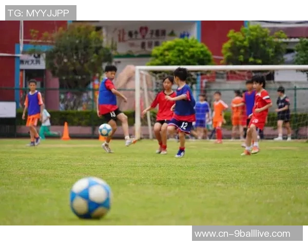 中国足球小将崛起之路探索青少年培养与未来发展潜力 中国足球小将崛起之路探索青少年培养与未来发展潜力